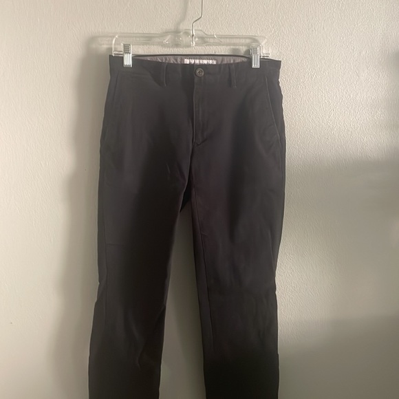 Men's Amazon Essentials Slim-Fit Flat-Front Chino Pants - Picture 3 of 9